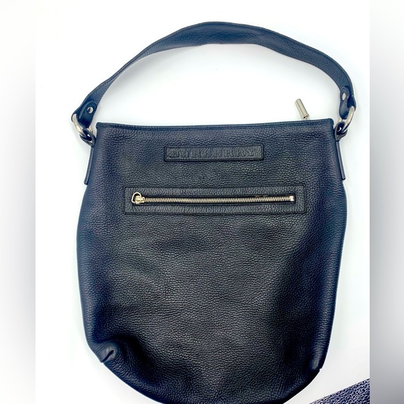 Burberry Bags Auth Burberry Black Pebble Grain Leather Hobo Messenger Bag Excellent Preloved